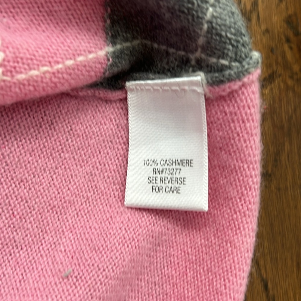 Women’s cashmere turtleneck Argyle sweater in pink and gray. Size small. - Picture 5 of 6